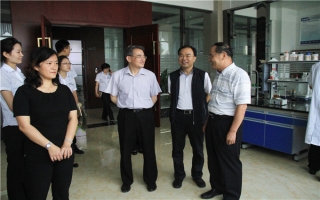 廢棄物資源化國家工程研究中心、昆明理工大學(xué)孫可偉教授,棄物資源化國家工程研究中心常務(wù)副主任、昆明理工大學(xué)教授李如燕博士蒞臨指導(dǎo)